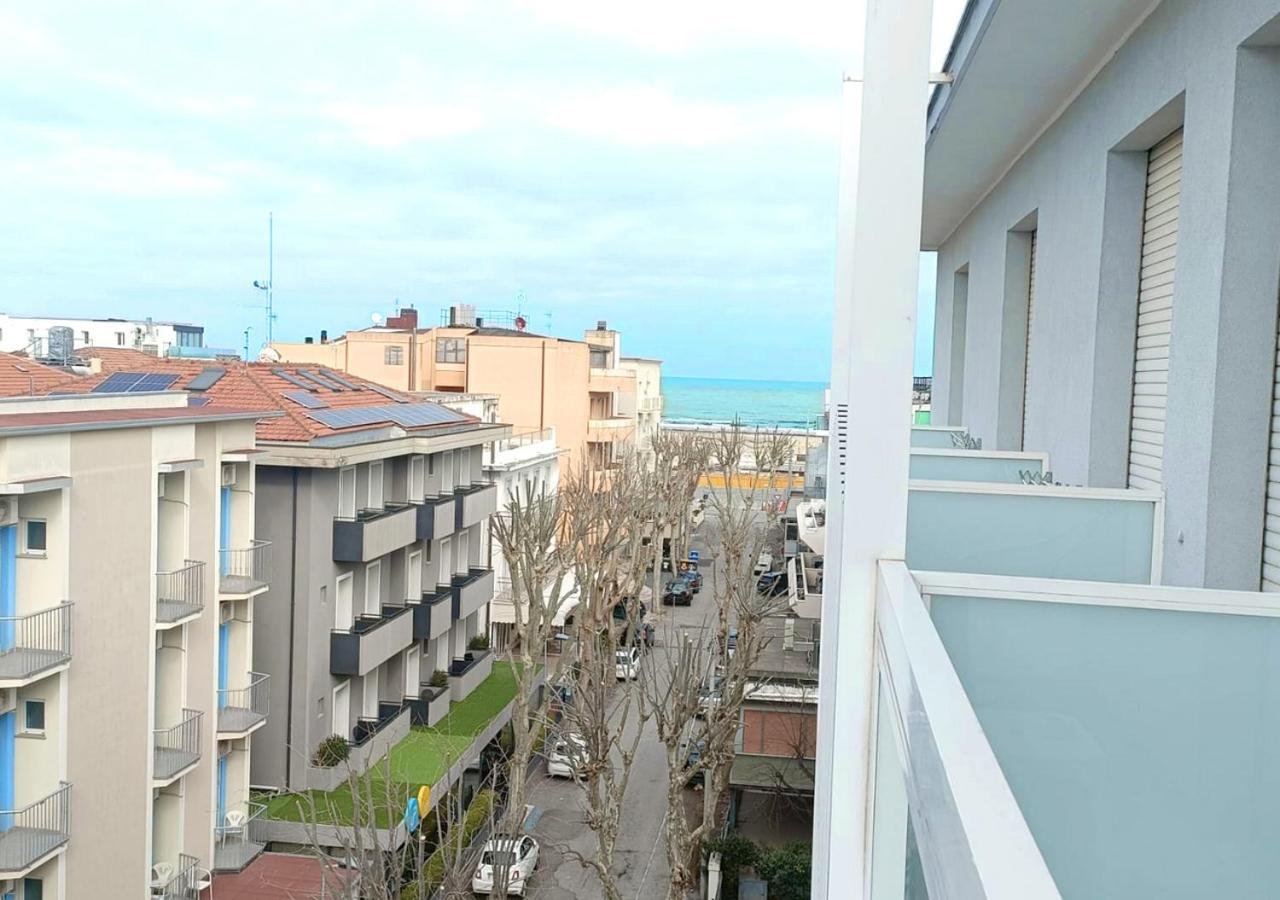 Hotel Ca Vanni リミニ エクステリア 写真