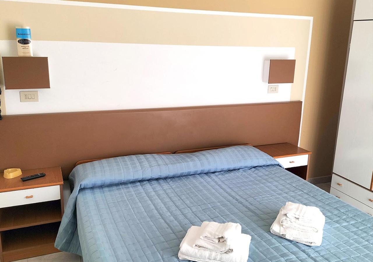 Hotel Ca Vanni リミニ エクステリア 写真