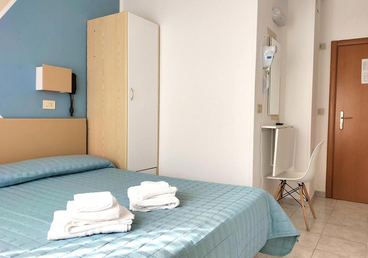 Hotel Ca Vanni リミニ エクステリア 写真