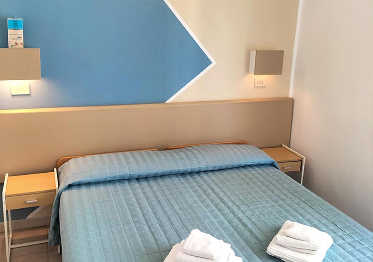 Hotel Ca Vanni リミニ エクステリア 写真