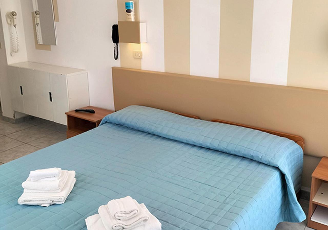 Hotel Ca Vanni リミニ エクステリア 写真