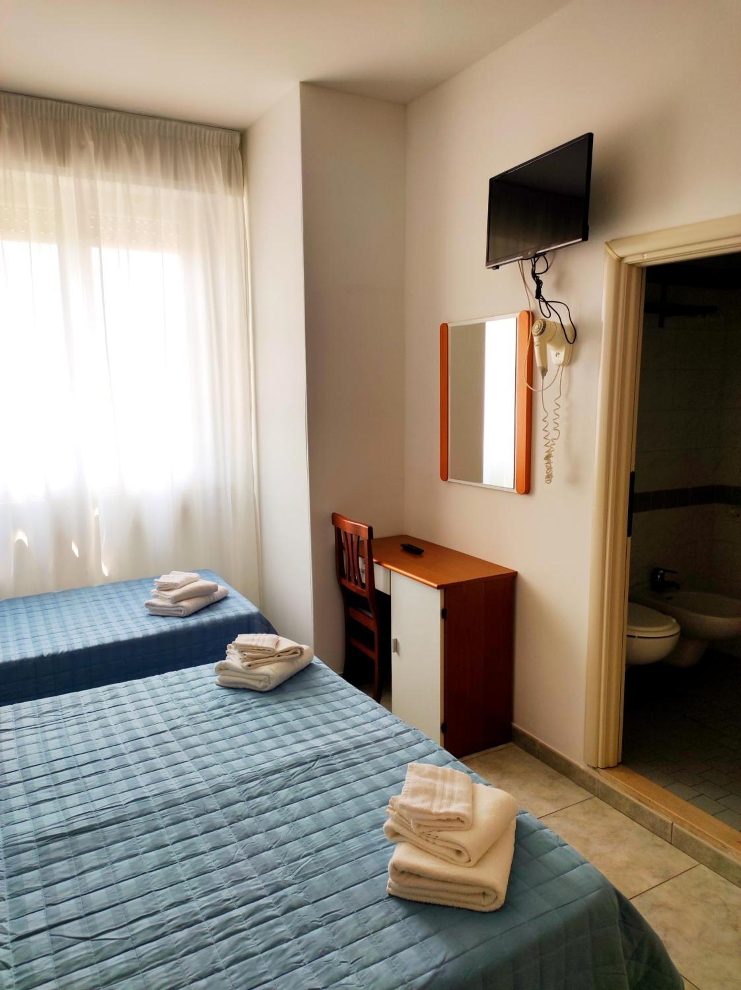 Hotel Ca Vanni リミニ 部屋 写真