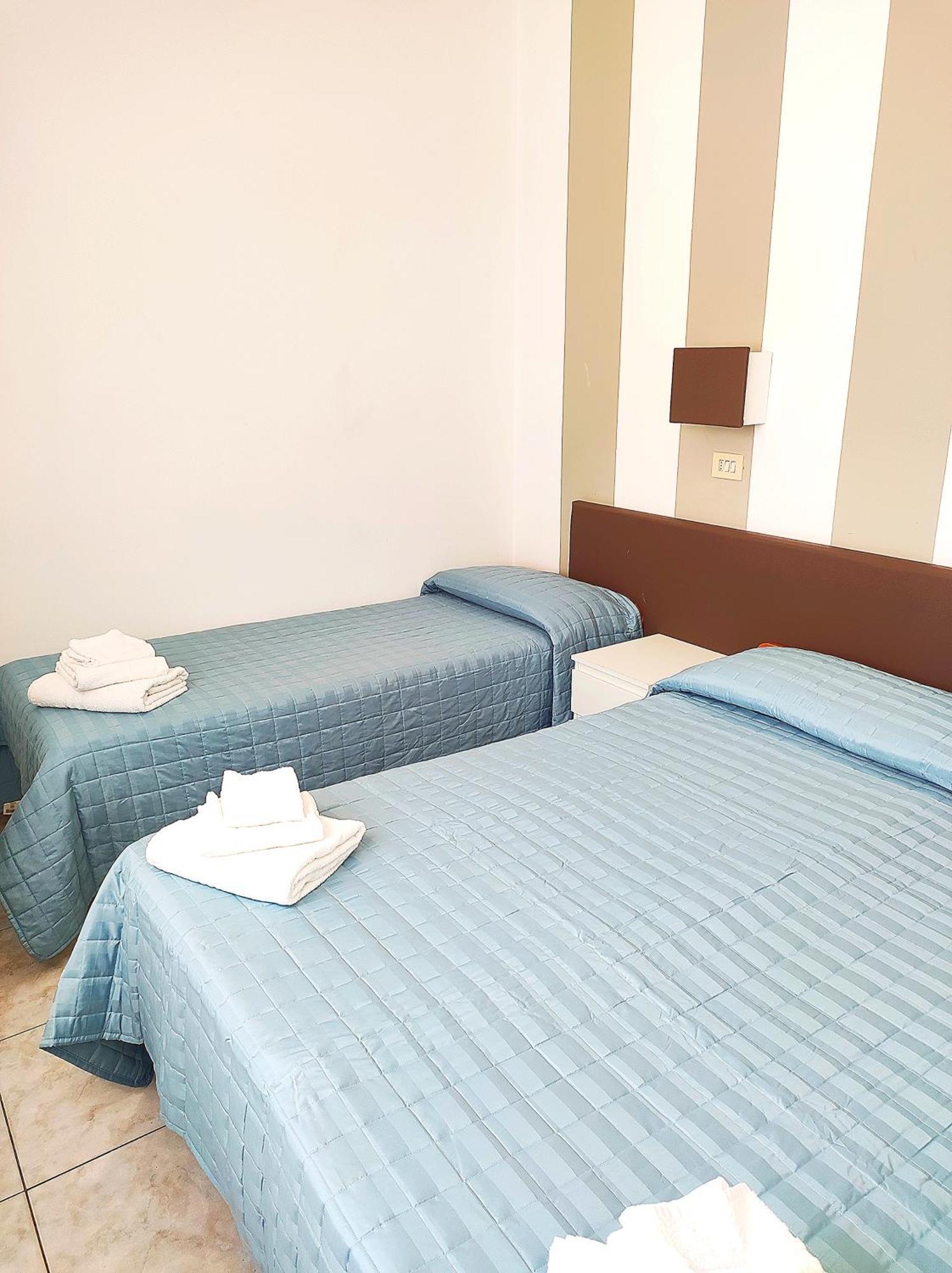Hotel Ca Vanni リミニ 部屋 写真